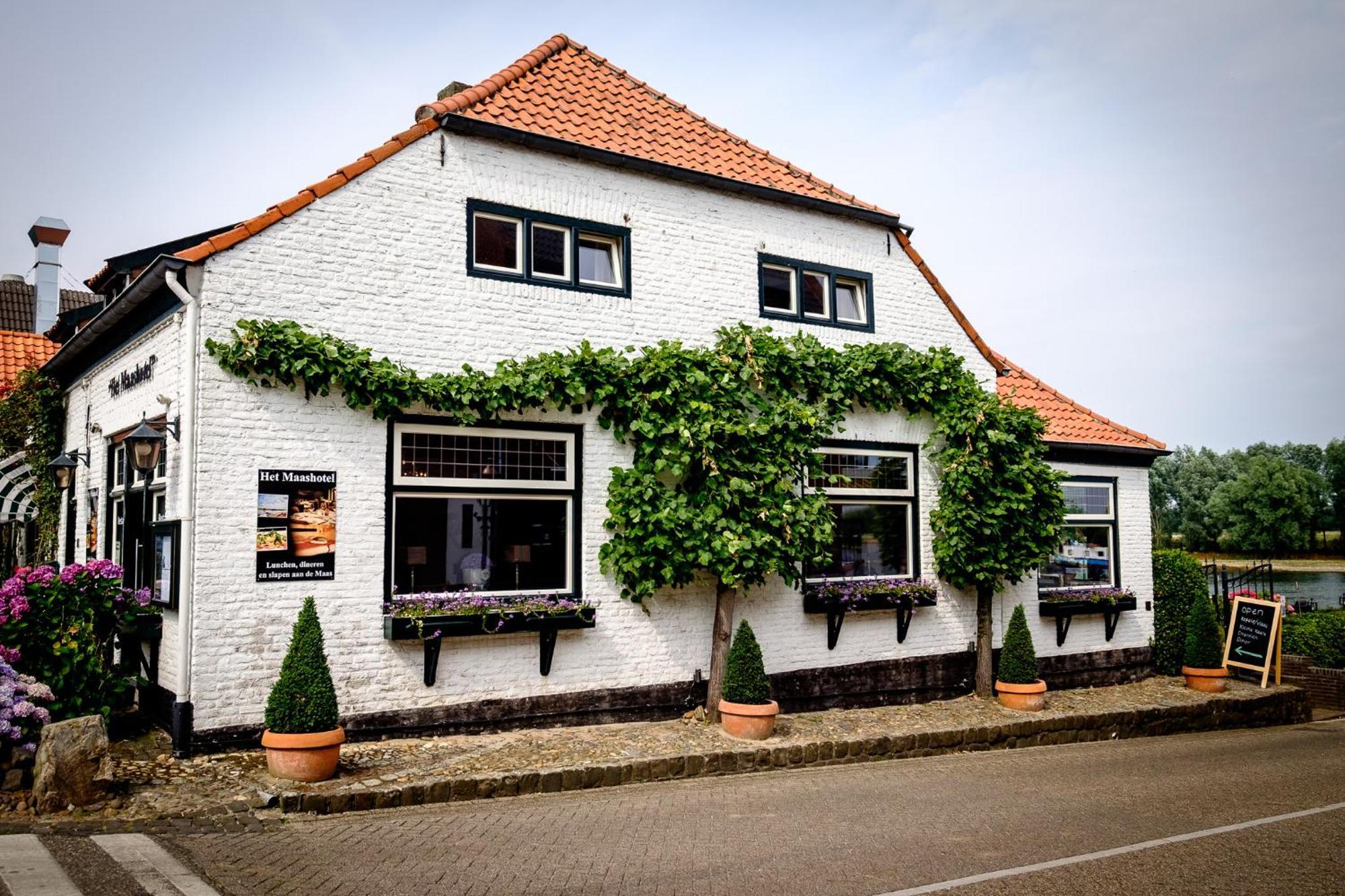 Het Maashotel Broekhuizen  エクステリア 写真